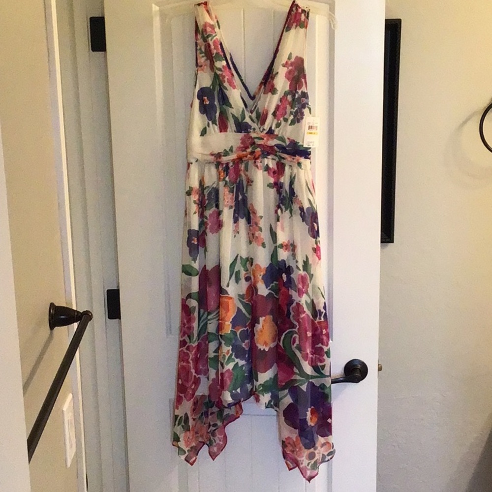 Bloomingdales Floral Kerchief Hem Dress Elegant Flowy Boho